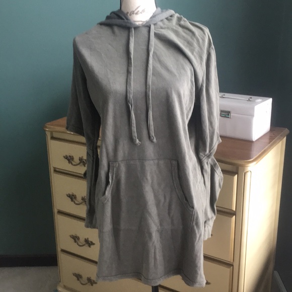 Umgee Tops - NWT Oversized sweatshirt